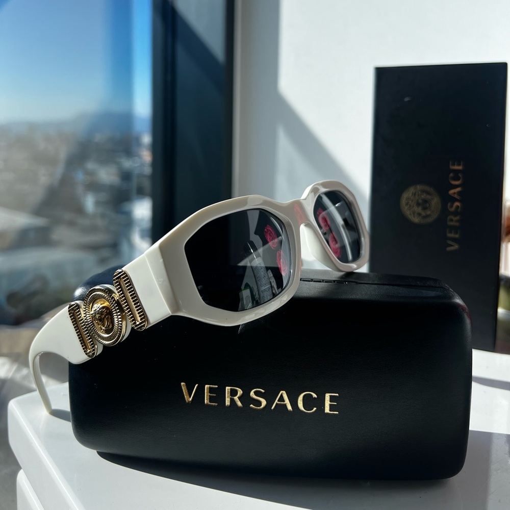 WHITE & GOLD VERSACE GLASSES %100 AUTHENTIC - LIKE NEW